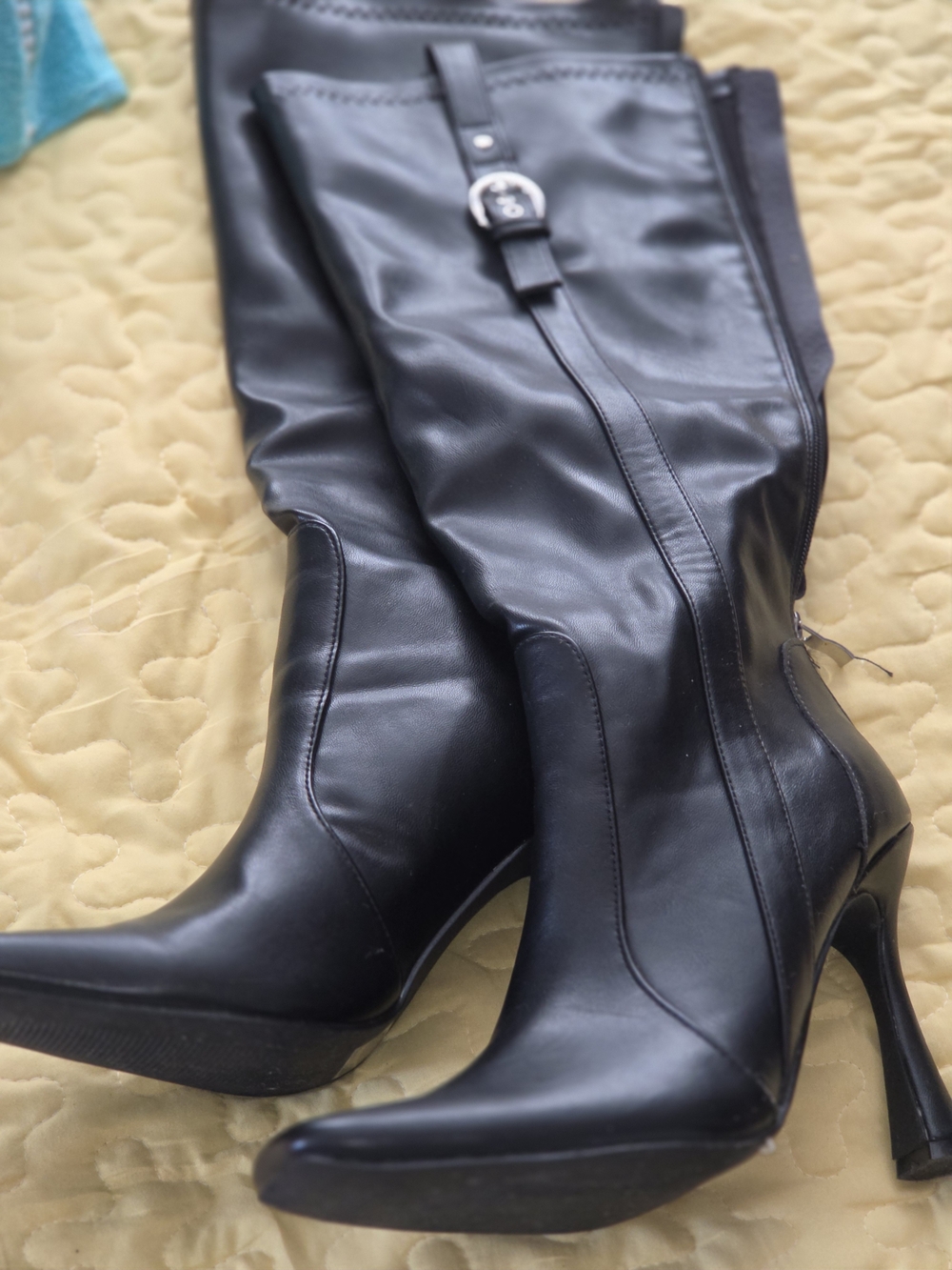 Classic Black High-Heel Knee Boots with Buckle Detail